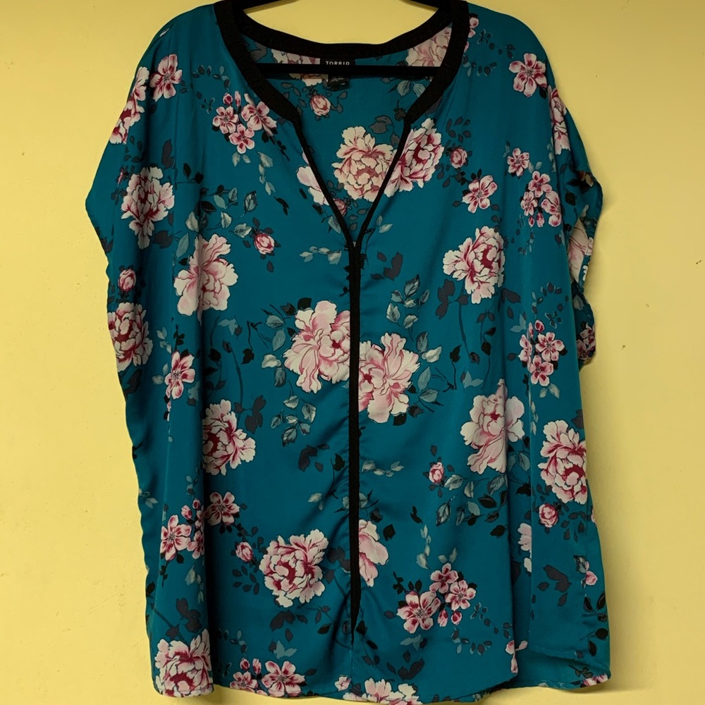 Torrid Kimono Style Blouse